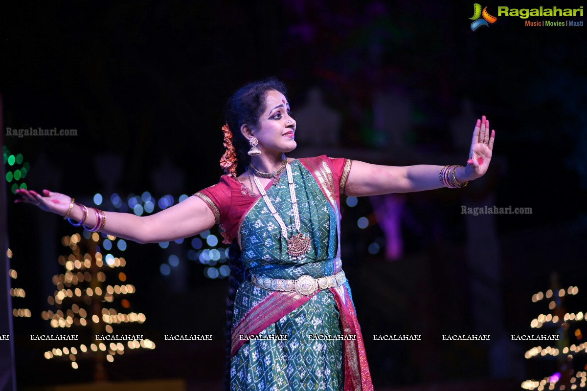 Gudi Sambaralu - A Bharatnatyam Recital by Smita Madhav and Kuchipudi Recital by Yashoda at Dharmapuri Kshetram, Hyderabad