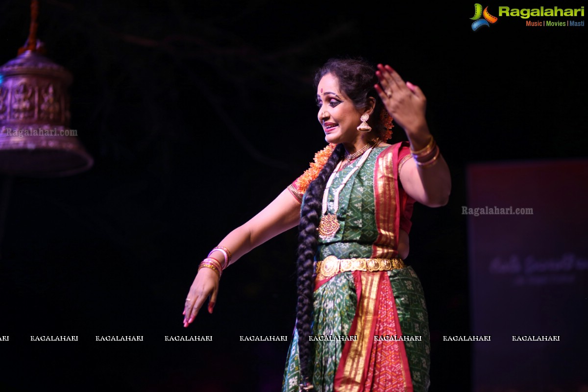 Gudi Sambaralu - A Bharatnatyam Recital by Smita Madhav and Kuchipudi Recital by Yashoda at Dharmapuri Kshetram, Hyderabad