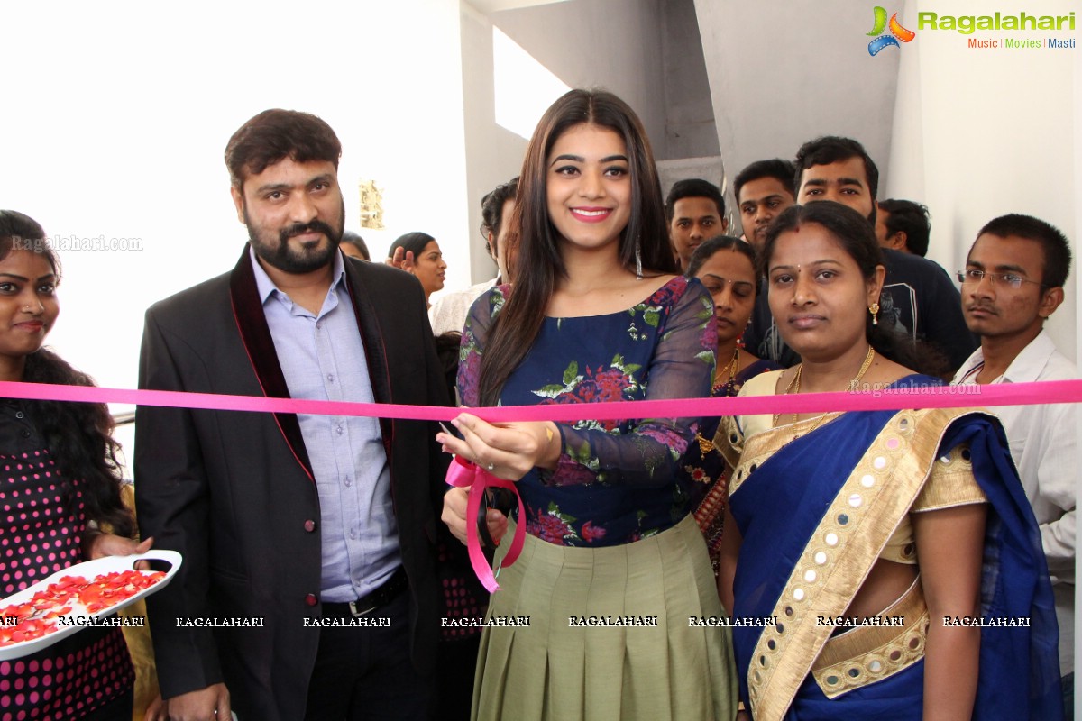 Yamini Bhaskar inaugurates Green Trends Outlet at Chandanagar Main Road, Hyderabad