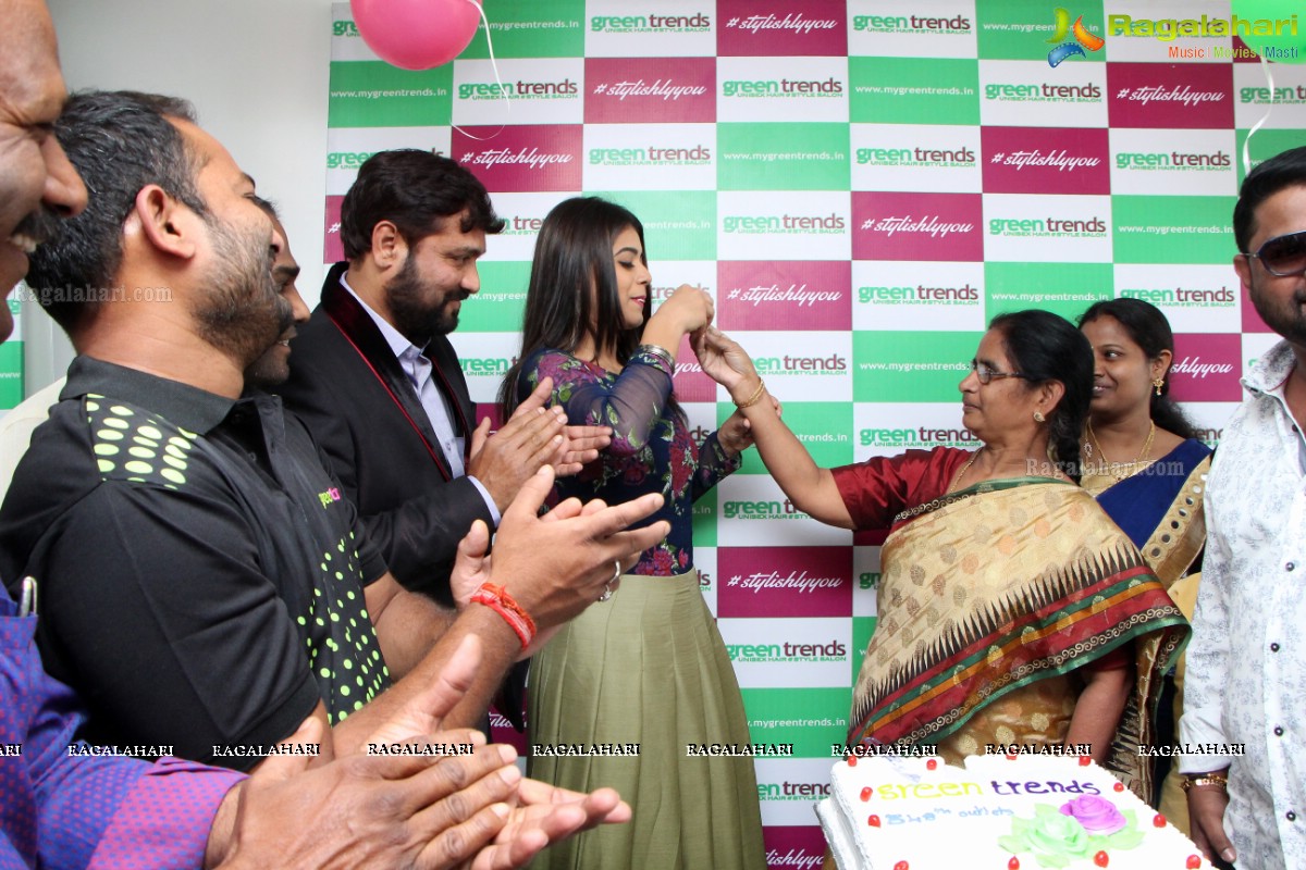 Yamini Bhaskar inaugurates Green Trends Outlet at Chandanagar Main Road, Hyderabad