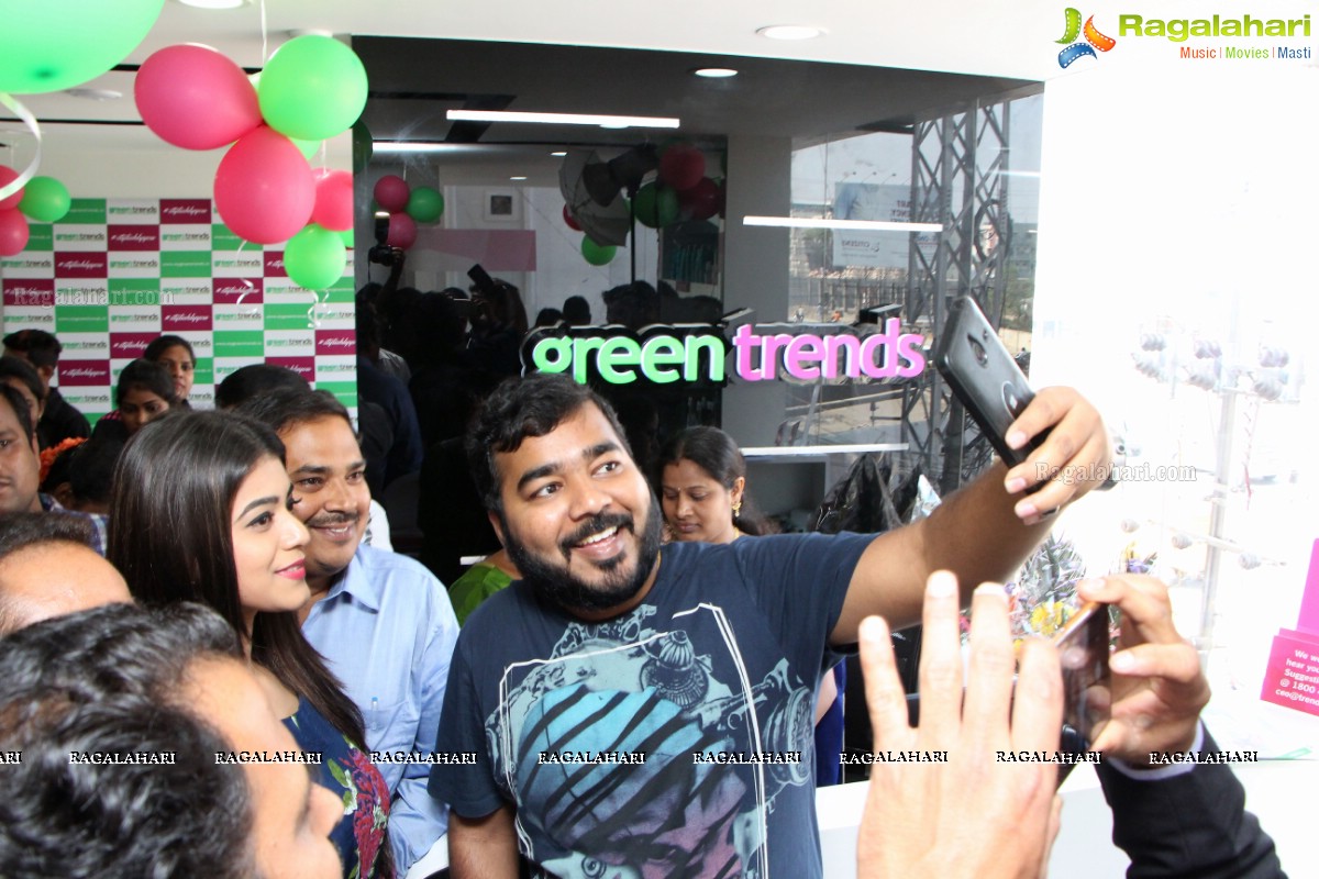 Yamini Bhaskar inaugurates Green Trends Outlet at Chandanagar Main Road, Hyderabad