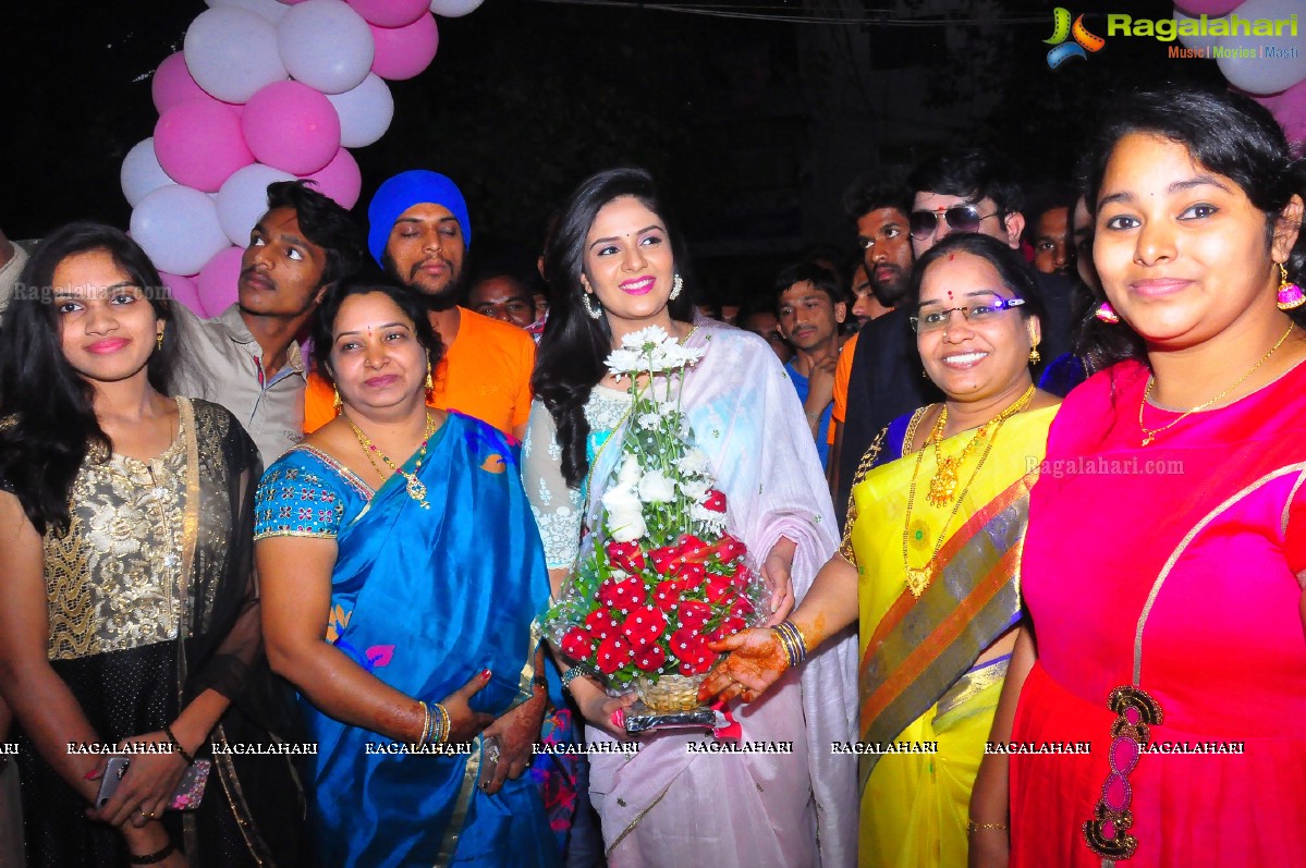Sree Mukhi launches Manvis Salon, Hyderabad