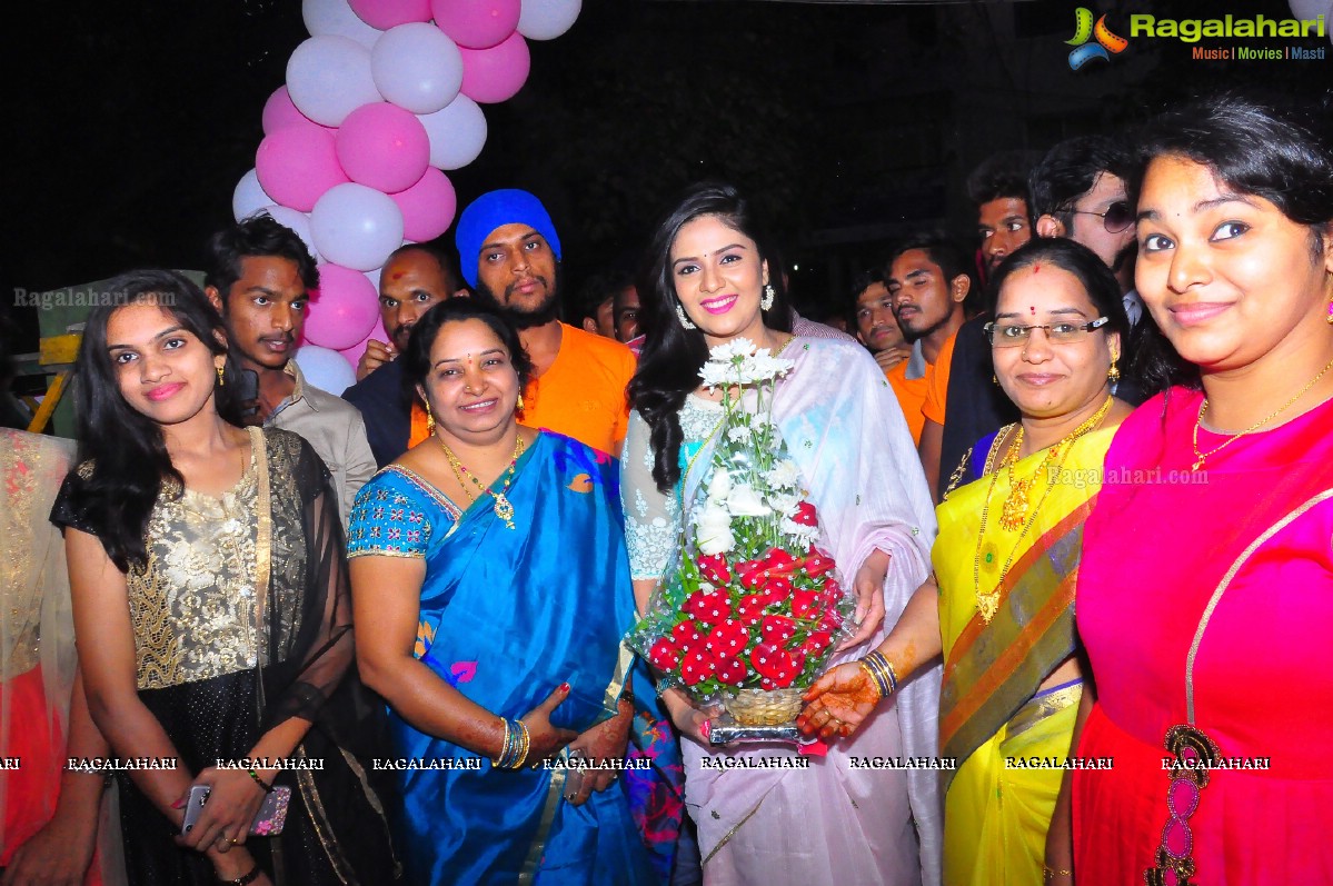 Sree Mukhi launches Manvis Salon, Hyderabad