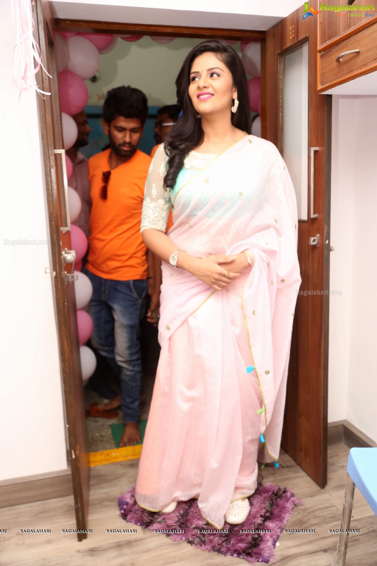 Sree Mukhi launches Manvis Salon, Hyderabad