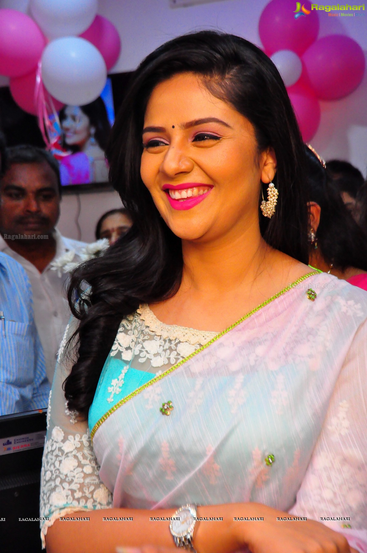 Sree Mukhi launches Manvis Salon, Hyderabad