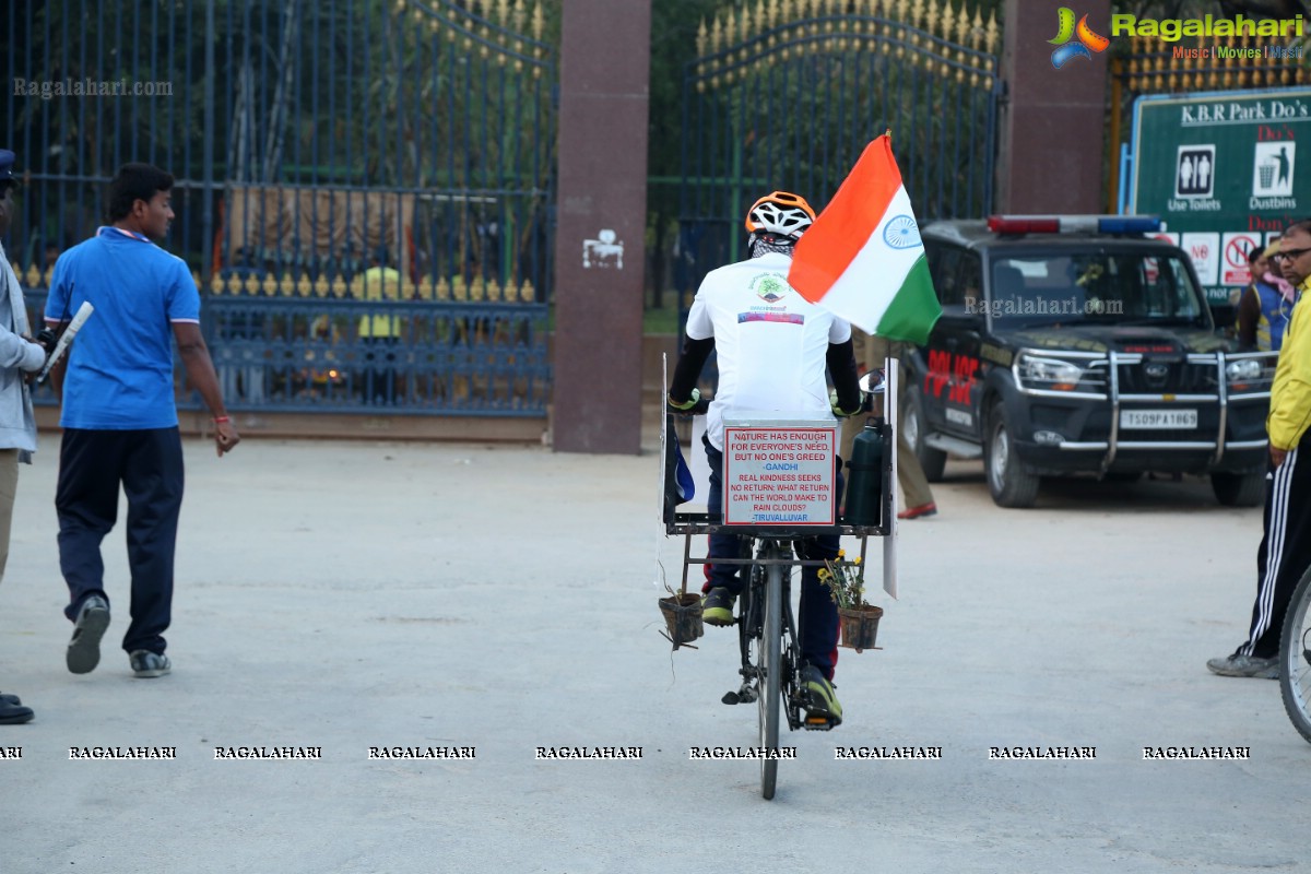 Ride For Green India - A Cycling Expedition From Kashmir To Kanyakumari by B. Ravi Kiran