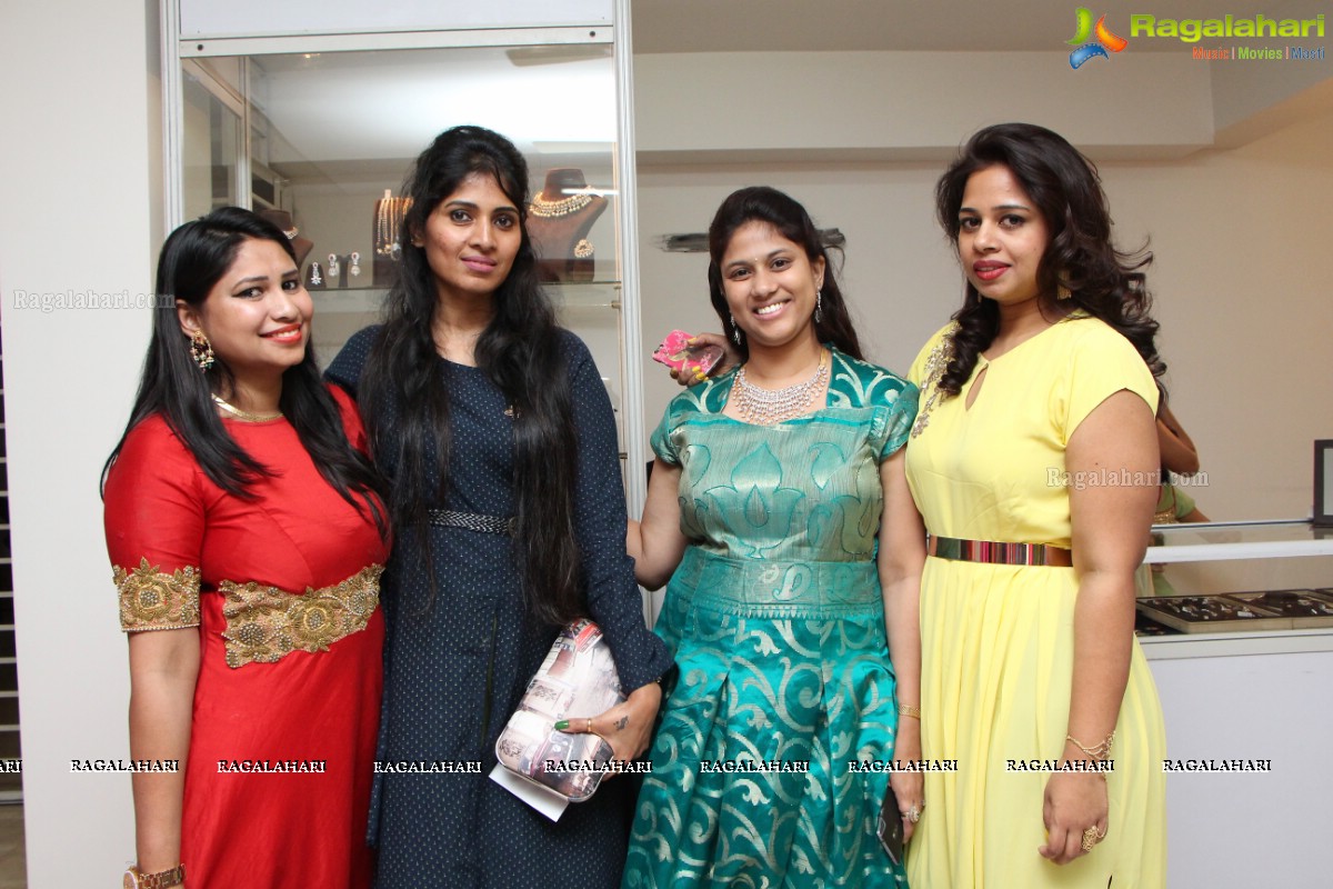 S Mode by Swetha Reddy and Suchi Reddy at Shrinika, Plot #213, Road No 19, Jubilee Hills, Hyderabad