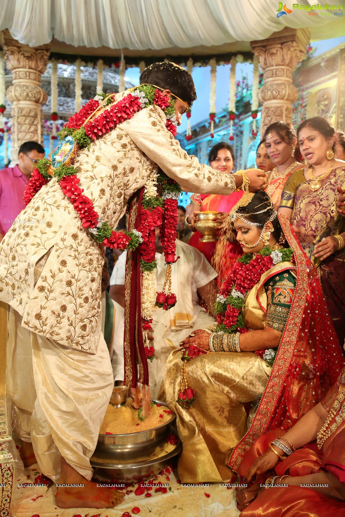 Grand Wedding of Vishnu Vardhini and Anup Chand at Sri Durga Convention, Hyderabad