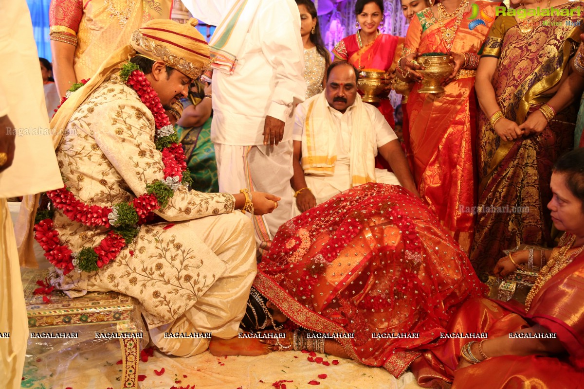 Grand Wedding of Vishnu Vardhini and Anup Chand at Sri Durga Convention, Hyderabad