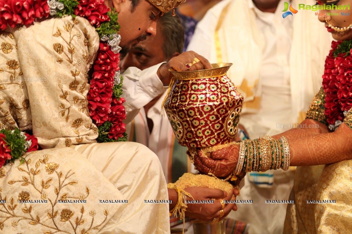 Grand Wedding of Vishnu Vardhini and Anup Chand at Sri Durga Convention, Hyderabad