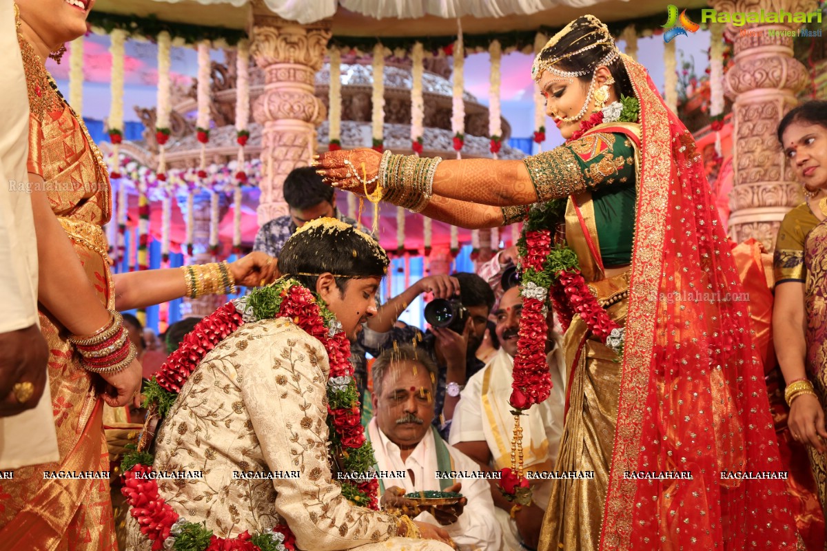 Grand Wedding of Vishnu Vardhini and Anup Chand at Sri Durga Convention, Hyderabad