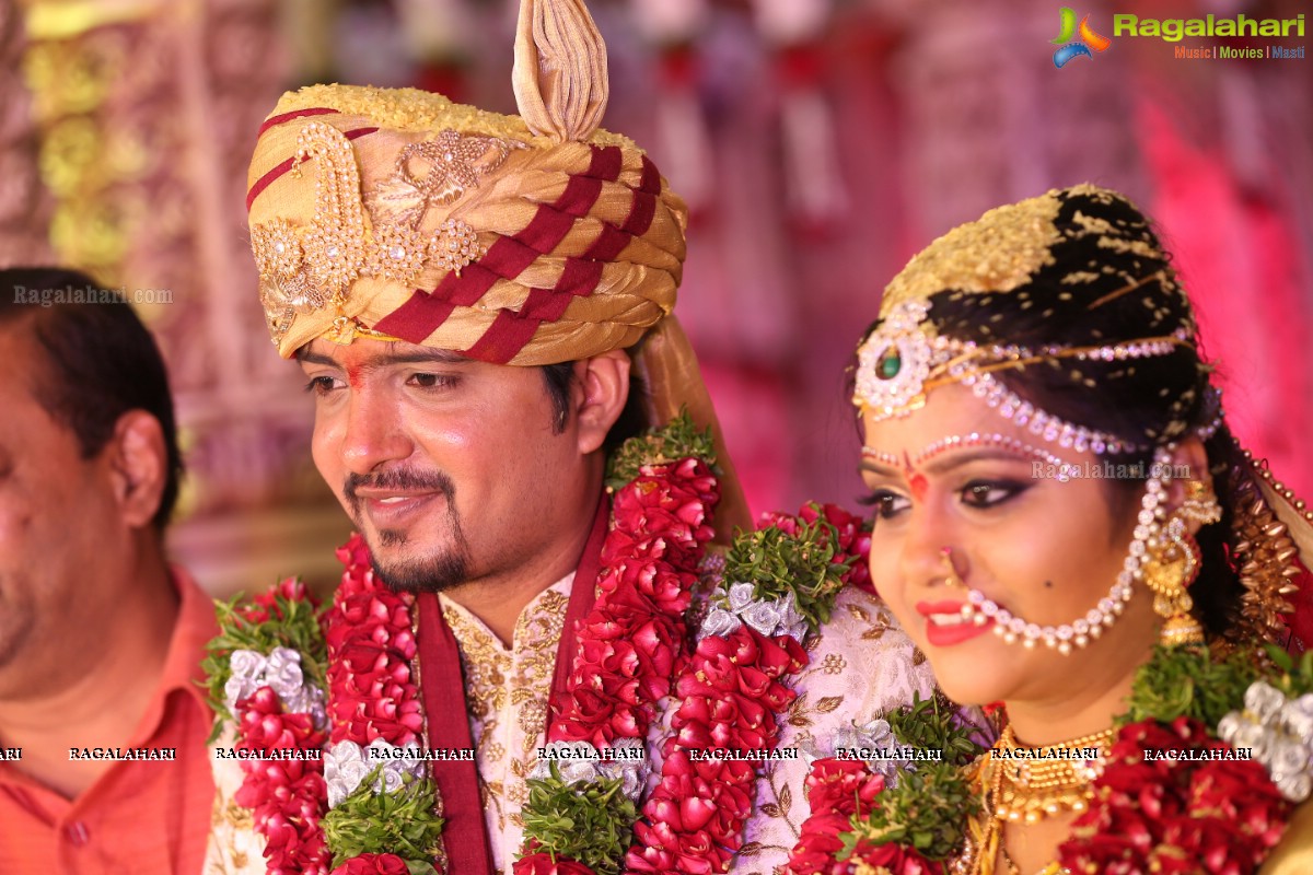 Grand Wedding of Vishnu Vardhini and Anup Chand at Sri Durga Convention, Hyderabad