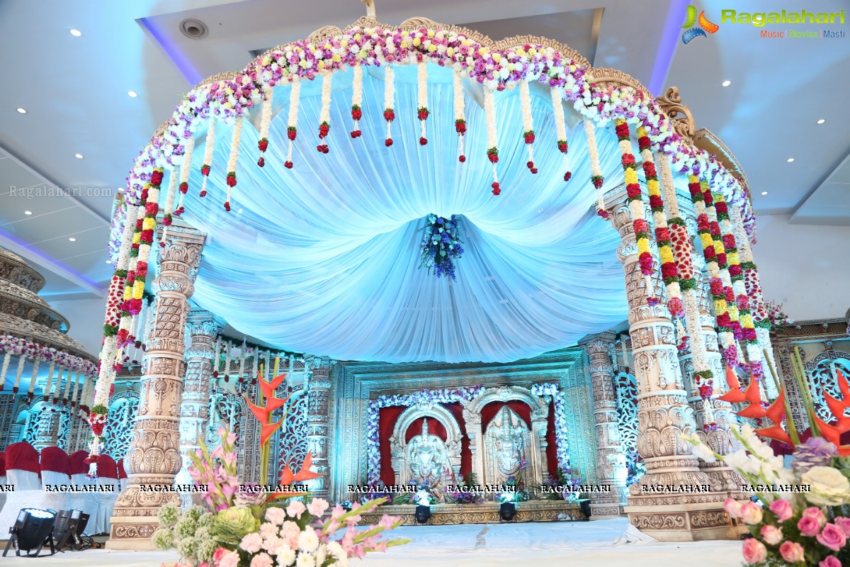 Grand Wedding of Vishnu Vardhini and Anup Chand at Sri Durga Convention, Hyderabad