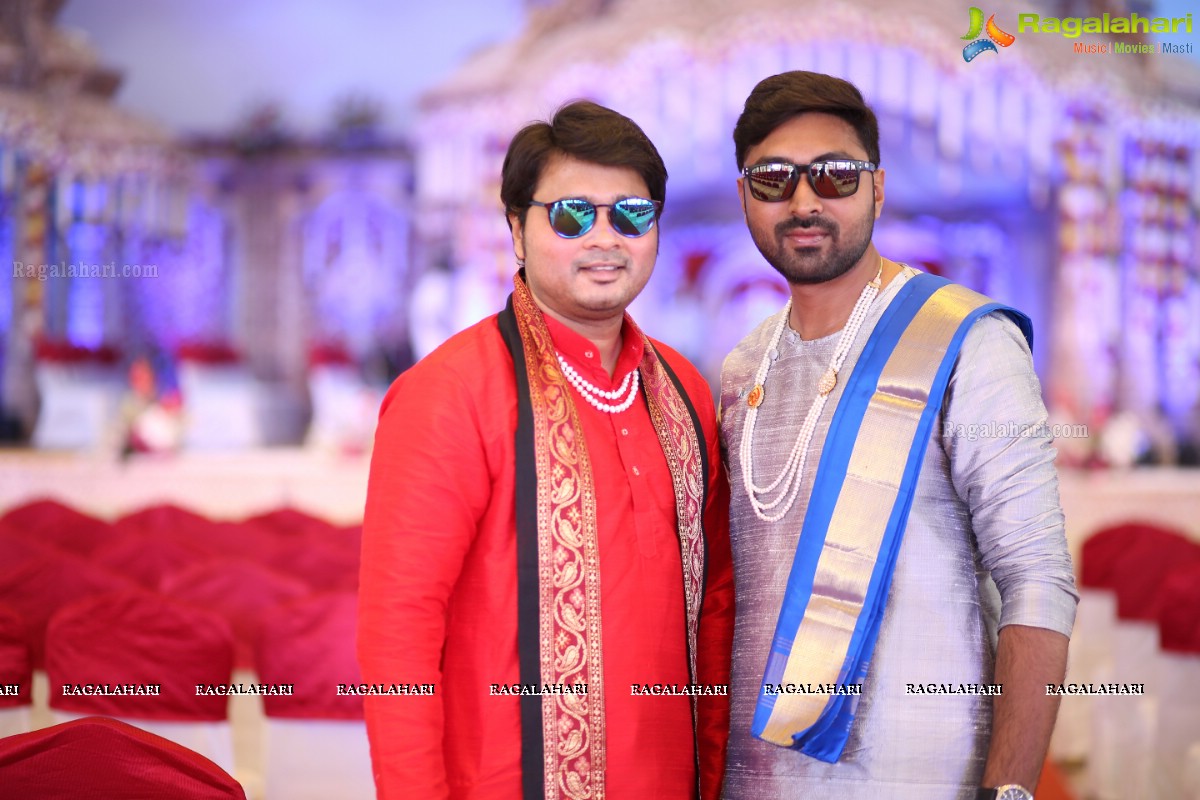 Grand Wedding of Vishnu Vardhini and Anup Chand at Sri Durga Convention, Hyderabad