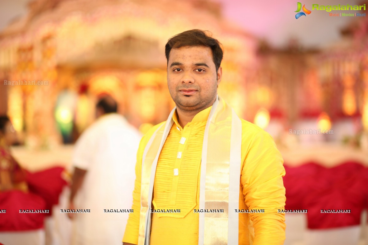 Grand Wedding of Vishnu Vardhini and Anup Chand at Sri Durga Convention, Hyderabad