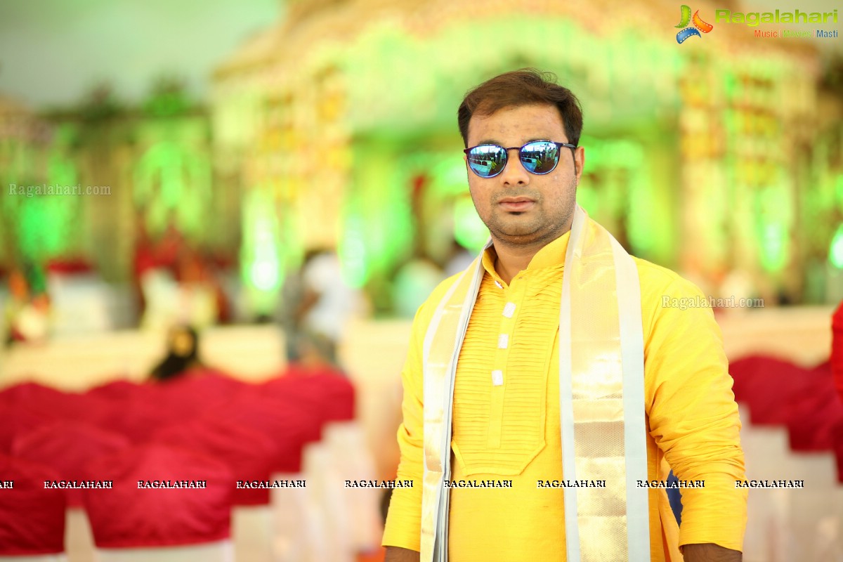 Grand Wedding of Vishnu Vardhini and Anup Chand at Sri Durga Convention, Hyderabad