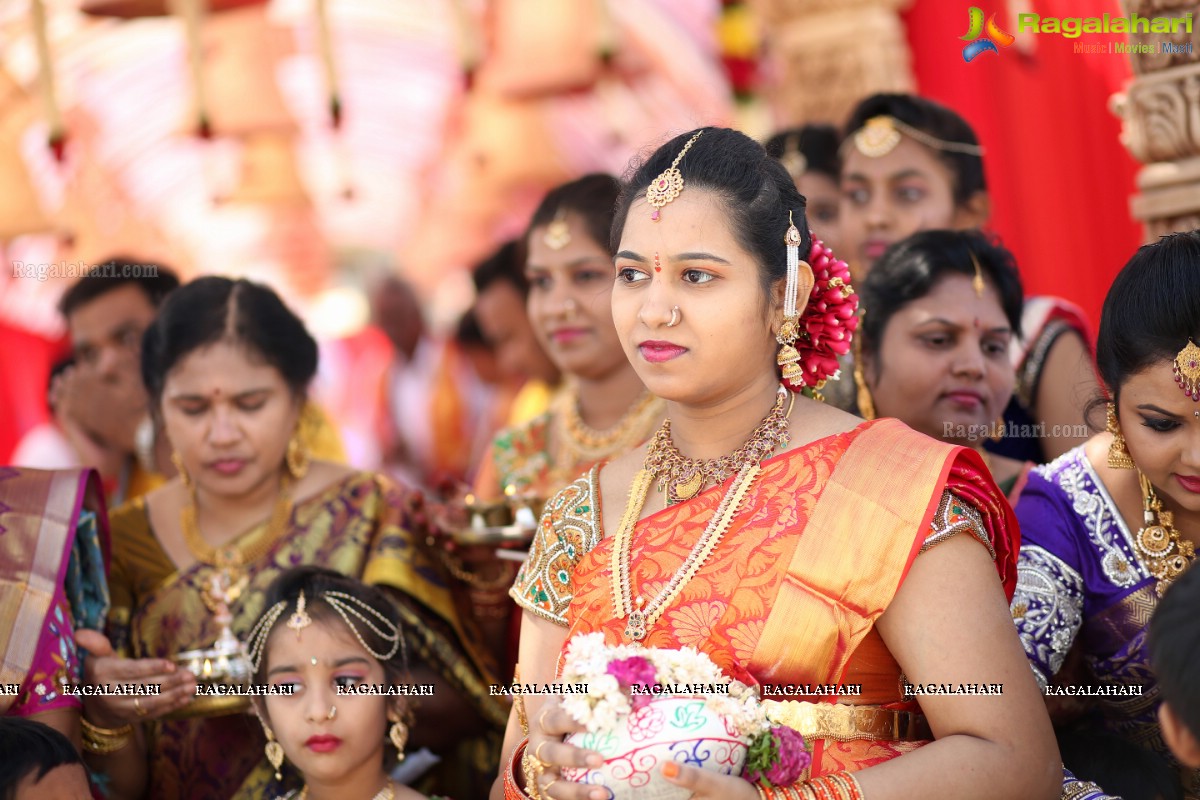 Grand Wedding of Vishnu Vardhini and Anup Chand at Sri Durga Convention, Hyderabad