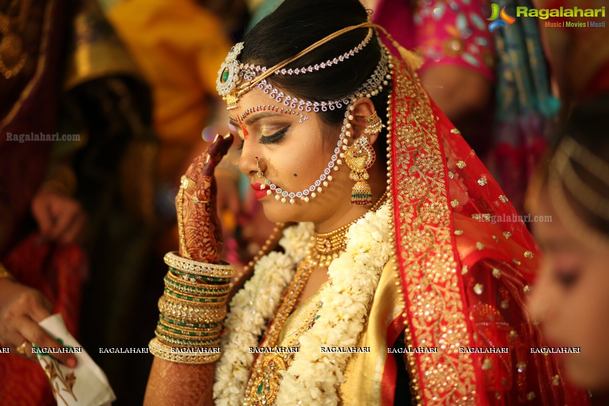 Grand Wedding of Vishnu Vardhini and Anup Chand at Sri Durga Convention, Hyderabad