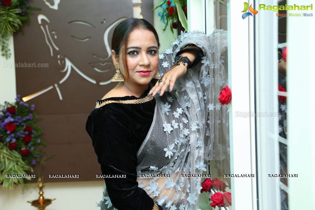 Sushila Bokadiya launches Essenz Family Spa and Salon at Kompally, Hyderabad