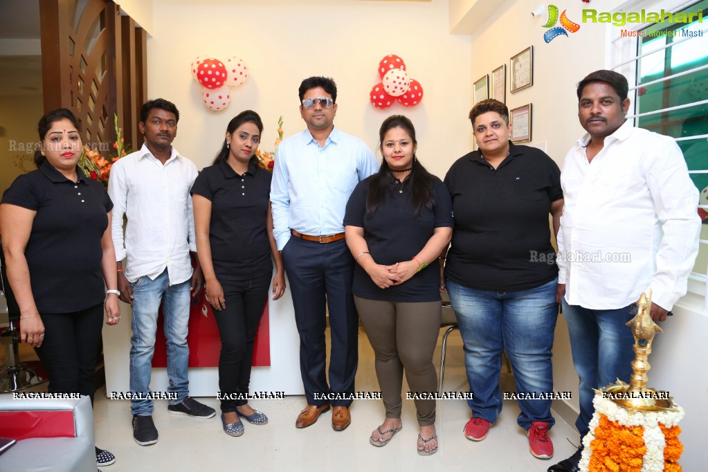 Sushila Bokadiya launches Essenz Family Spa and Salon at Kompally, Hyderabad