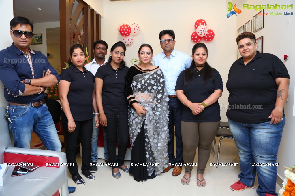 Sushila Bokadiya launches Essenz Family Spa and Salon at Kompally, Hyderabad