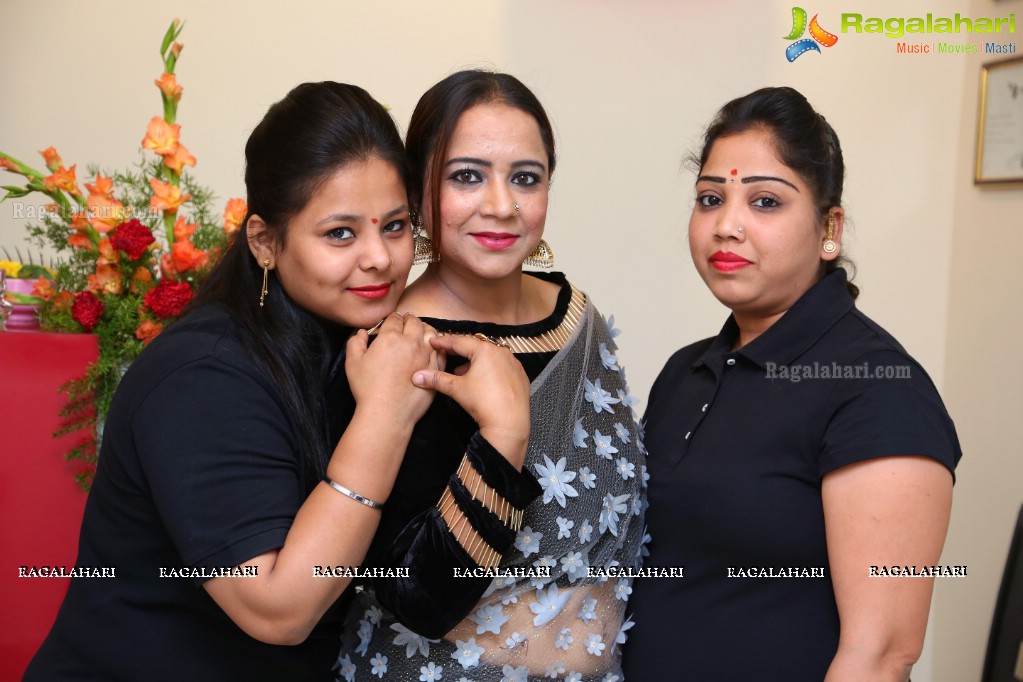 Sushila Bokadiya launches Essenz Family Spa and Salon at Kompally, Hyderabad