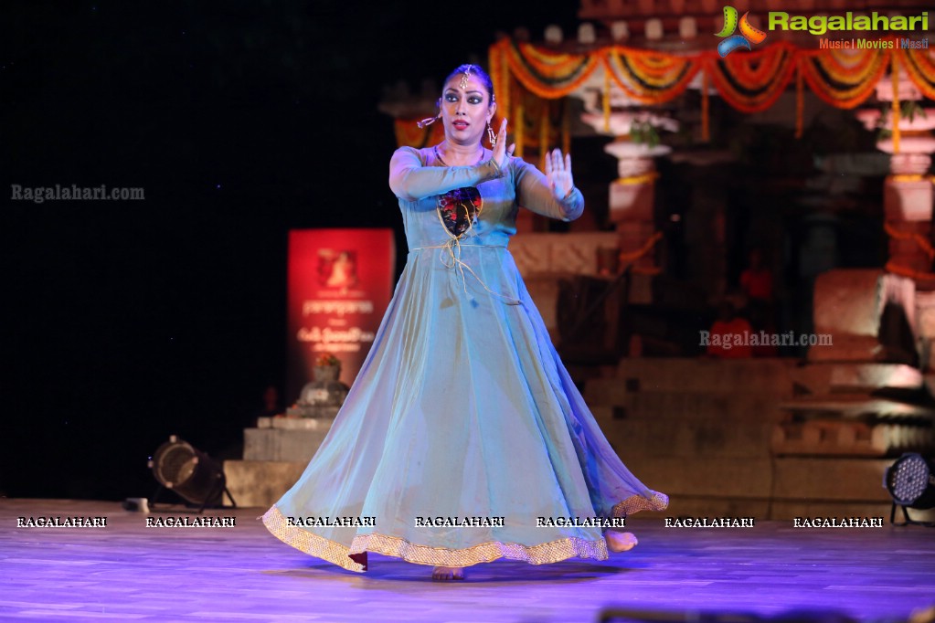 Gudi Sambaralu 2018 - Kathak by Sanjuktha Sinha at Shivalayam, Domakonda Fort