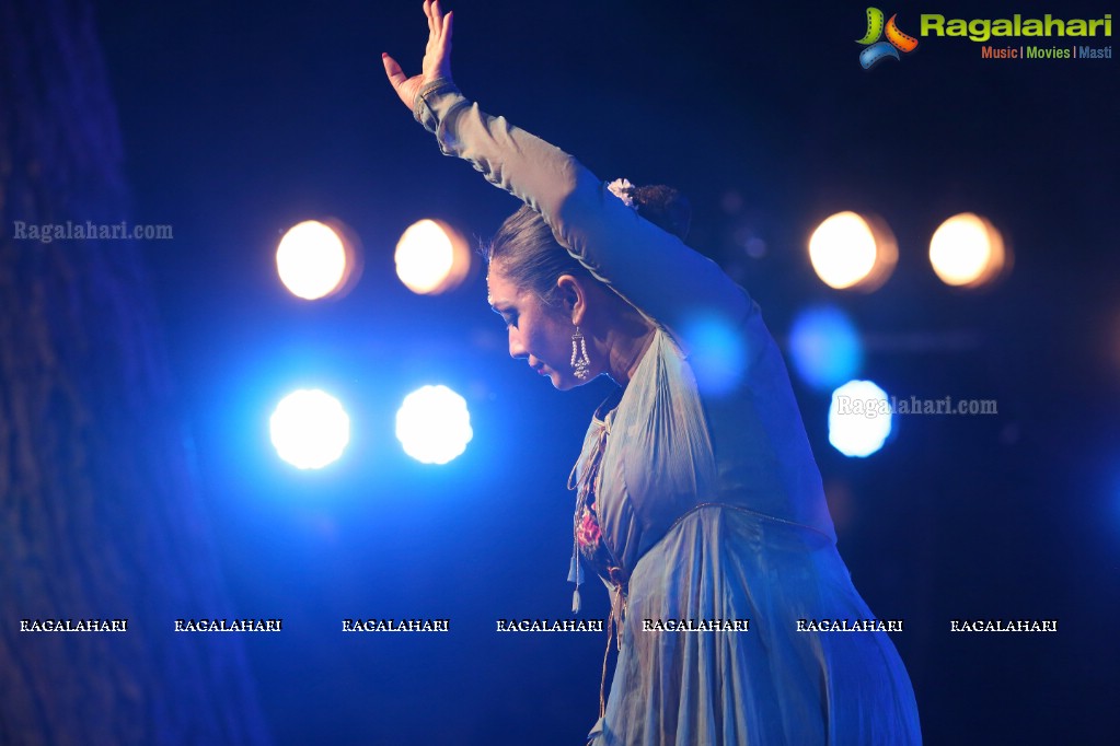 Gudi Sambaralu 2018 - Kathak by Sanjuktha Sinha at Shivalayam, Domakonda Fort