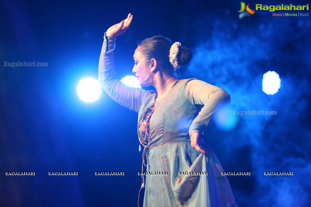 Gudi Sambaralu 2018 - Kathak by Sanjuktha Sinha at Shivalayam, Domakonda Fort