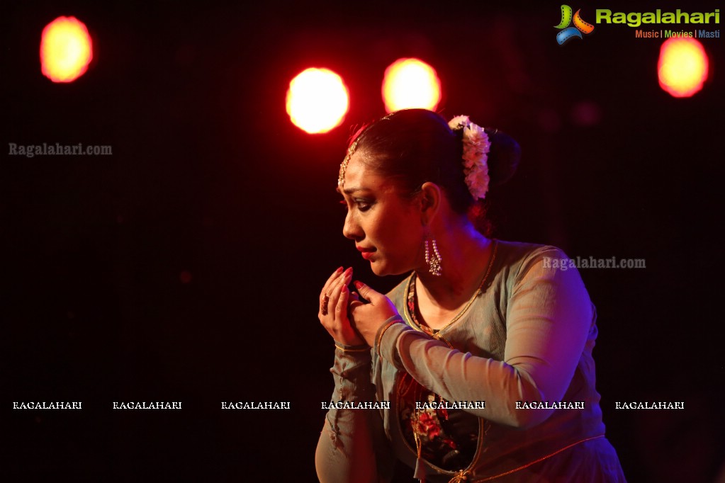 Gudi Sambaralu 2018 - Kathak by Sanjuktha Sinha at Shivalayam, Domakonda Fort