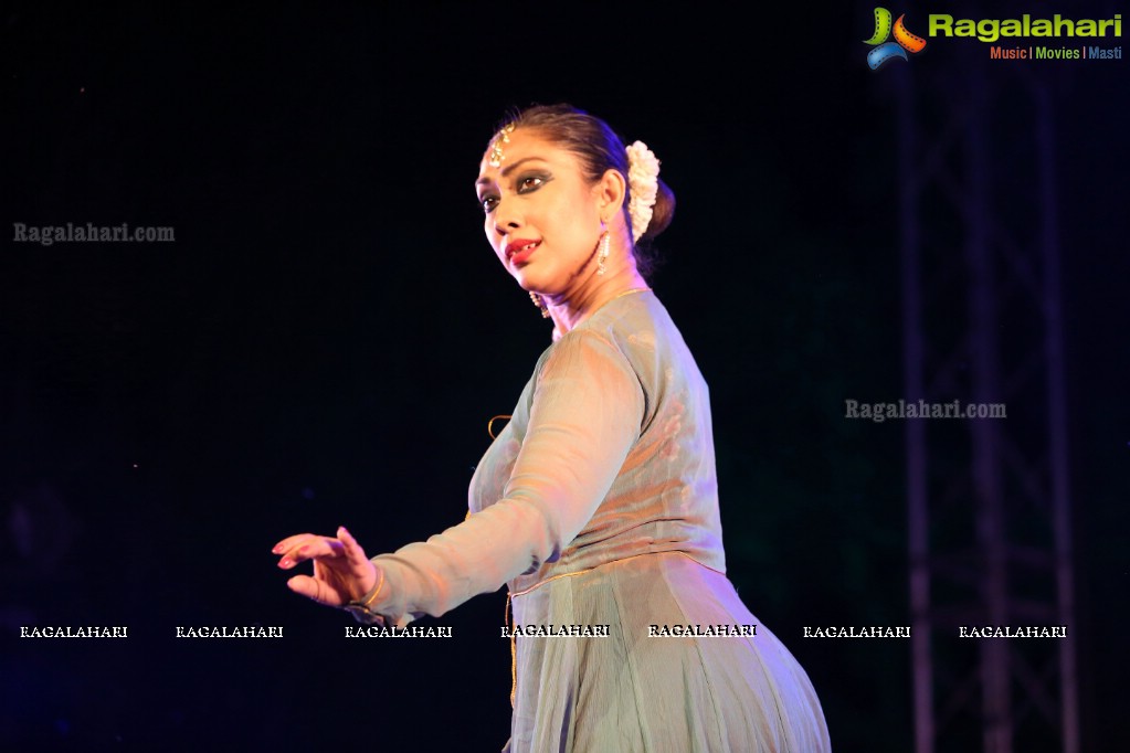 Gudi Sambaralu 2018 - Kathak by Sanjuktha Sinha at Shivalayam, Domakonda Fort