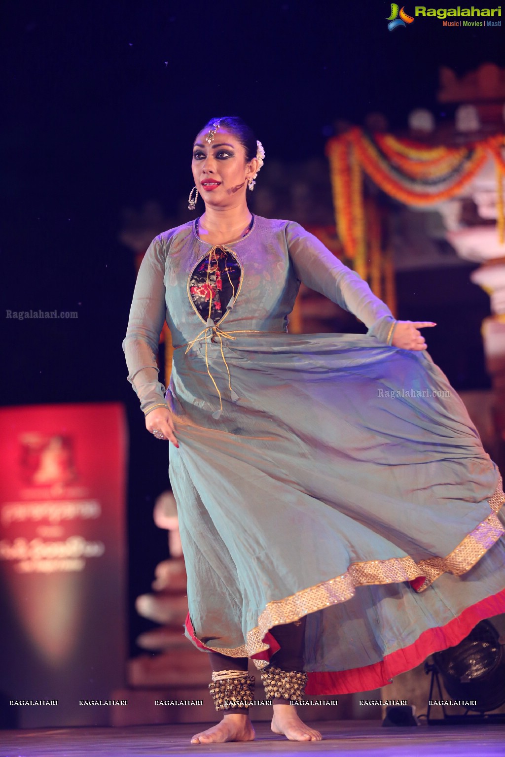 Gudi Sambaralu 2018 - Kathak by Sanjuktha Sinha at Shivalayam, Domakonda Fort