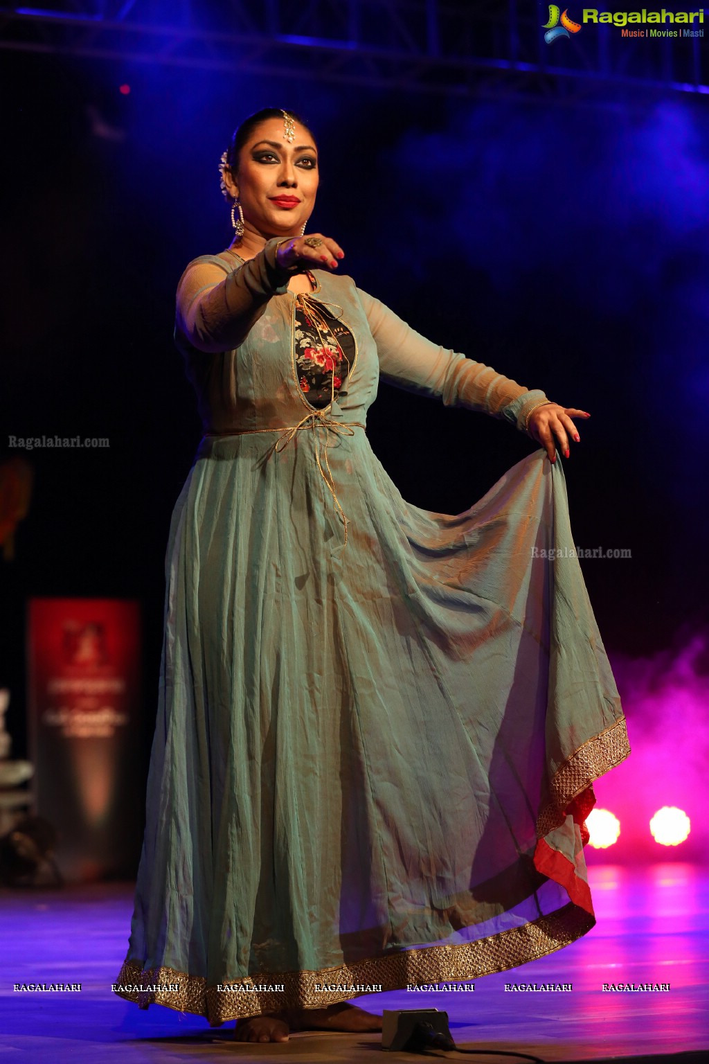 Gudi Sambaralu 2018 - Kathak by Sanjuktha Sinha at Shivalayam, Domakonda Fort