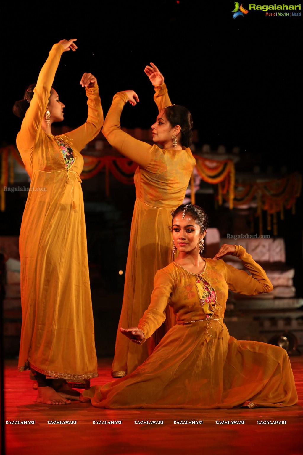 Gudi Sambaralu 2018 - Kathak by Sanjuktha Sinha at Shivalayam, Domakonda Fort