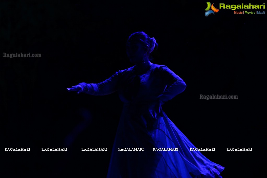 Gudi Sambaralu 2018 - Kathak by Sanjuktha Sinha at Shivalayam, Domakonda Fort