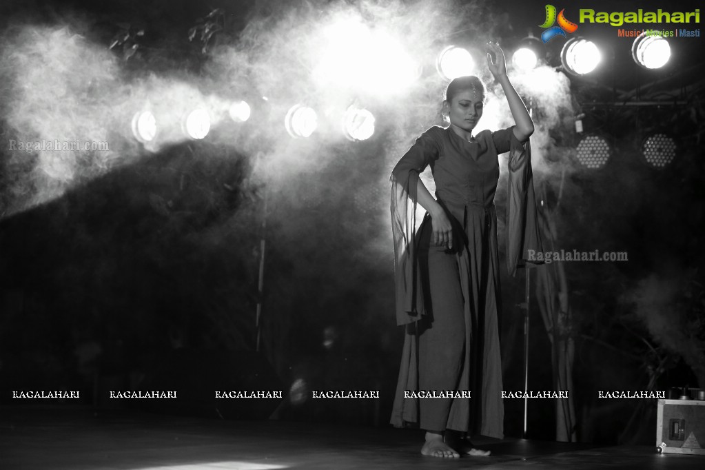 Gudi Sambaralu 2018 - Kathak by Sanjuktha Sinha at Shivalayam, Domakonda Fort