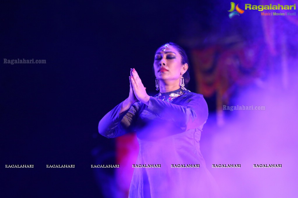 Gudi Sambaralu 2018 - Kathak by Sanjuktha Sinha at Shivalayam, Domakonda Fort