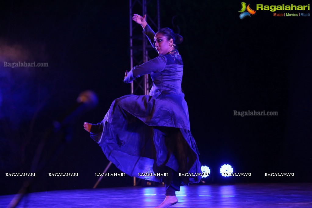 Gudi Sambaralu 2018 - Kathak by Sanjuktha Sinha at Shivalayam, Domakonda Fort