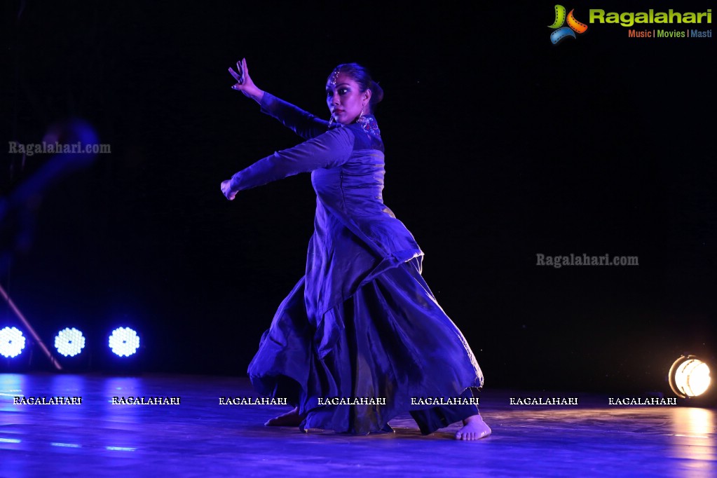 Gudi Sambaralu 2018 - Kathak by Sanjuktha Sinha at Shivalayam, Domakonda Fort