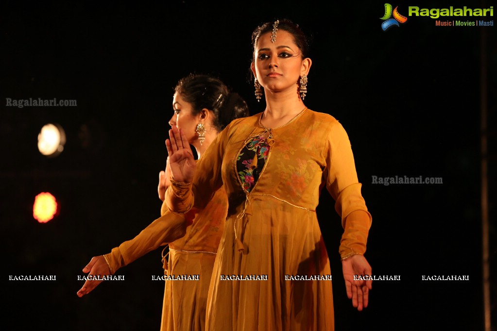 Gudi Sambaralu 2018 - Kathak by Sanjuktha Sinha at Shivalayam, Domakonda Fort