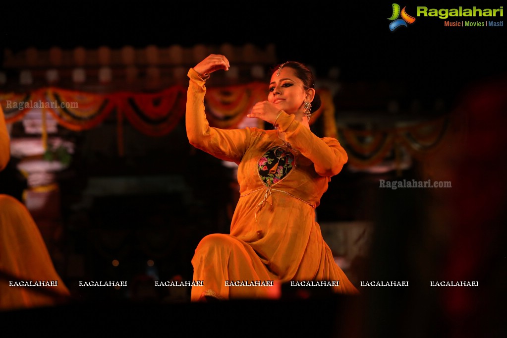 Gudi Sambaralu 2018 - Kathak by Sanjuktha Sinha at Shivalayam, Domakonda Fort