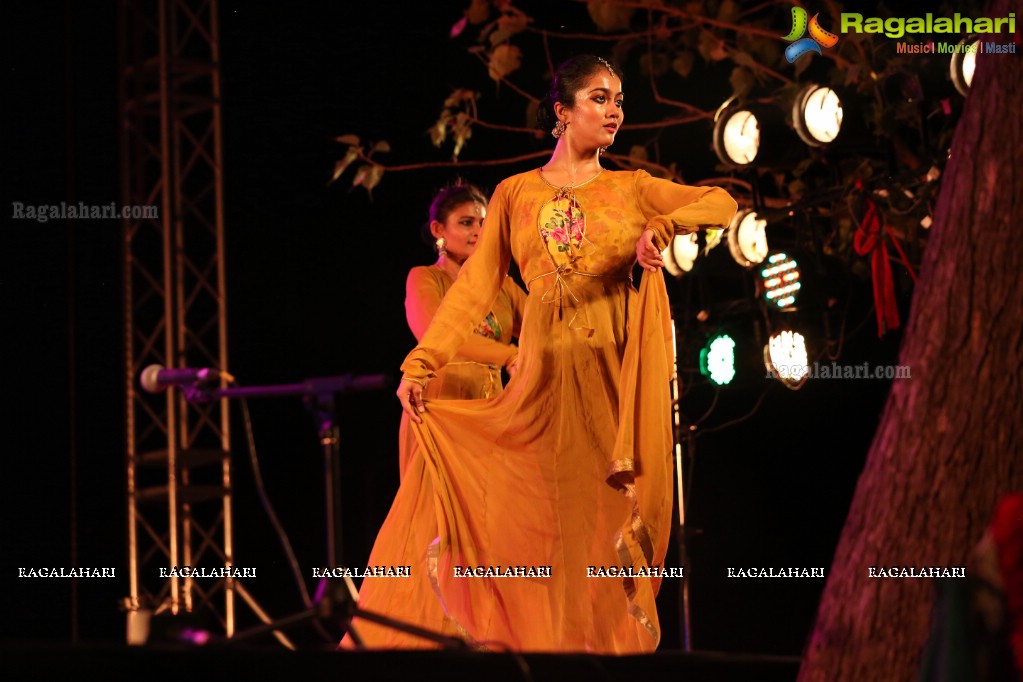 Gudi Sambaralu 2018 - Kathak by Sanjuktha Sinha at Shivalayam, Domakonda Fort