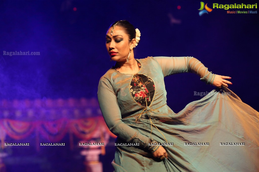 Gudi Sambaralu 2018 - Kathak by Sanjuktha Sinha at Shivalayam, Domakonda Fort