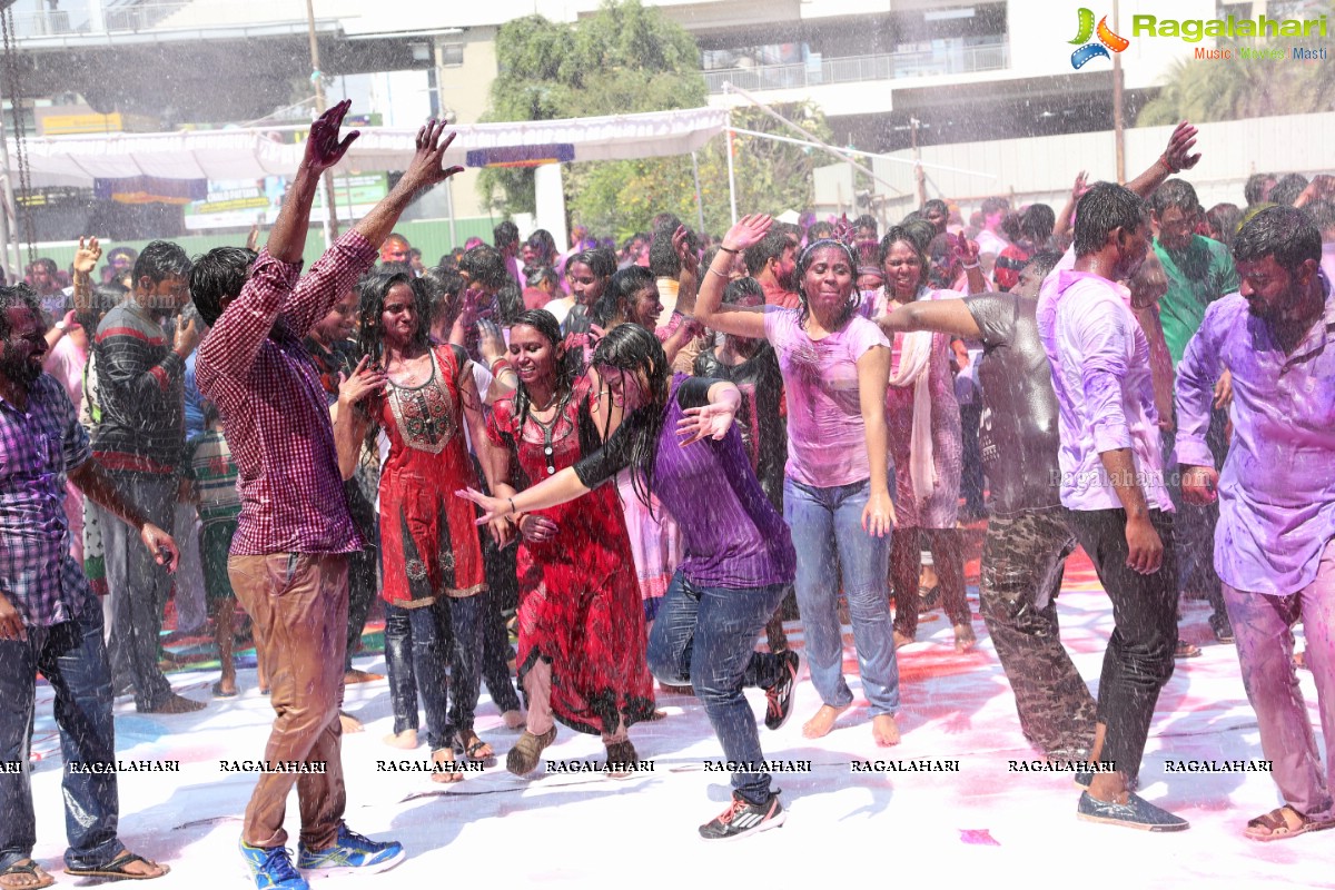 Asia's Biggest Holi Bash 2018 at Country Club