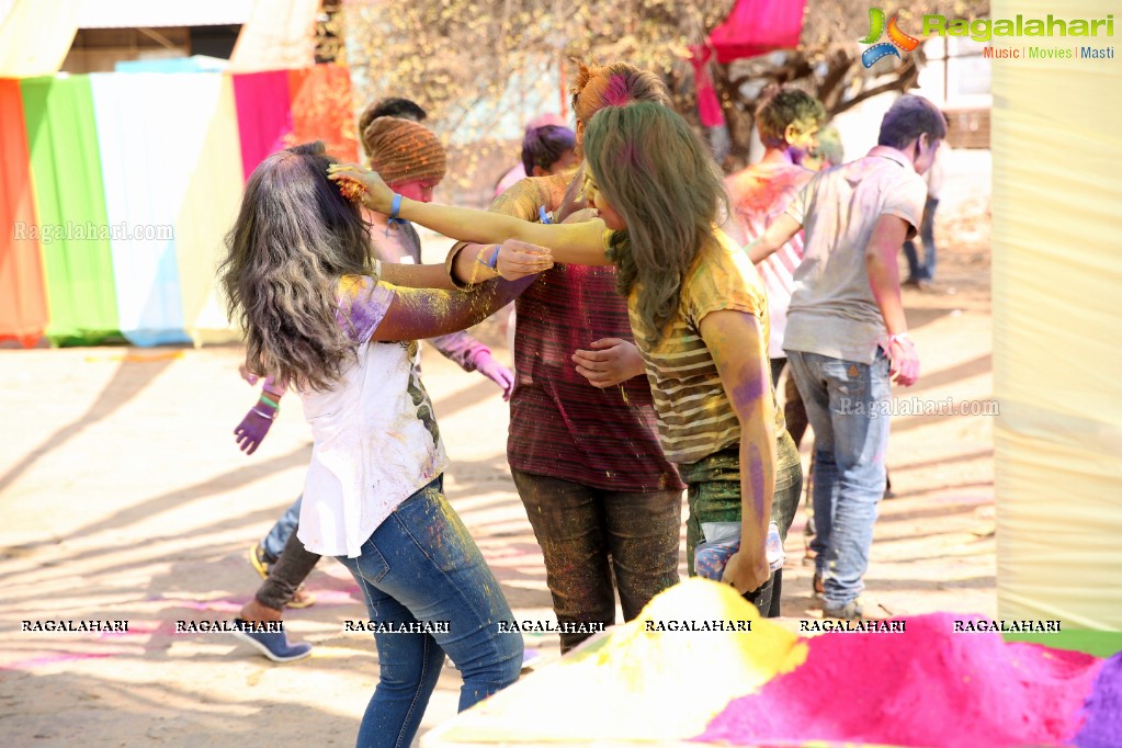 Holi Re Vol 3 at Man Made Hills, Raunaq's HIGH Q