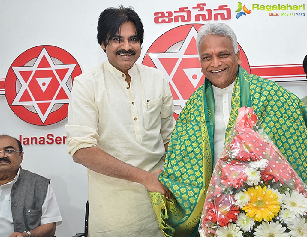 Pawan Kalyan Meets Fishermen at Janasena Party Office