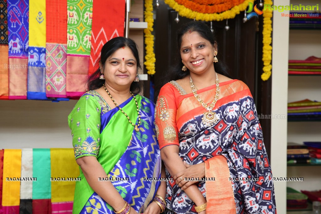 Anchor Jhansi launches Suneetha Designer Boutique at Hyderguda