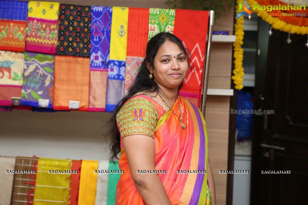 Anchor Jhansi launches Suneetha Designer Boutique at Hyderguda