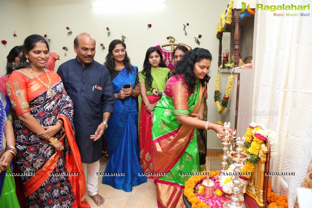 Anchor Jhansi launches Suneetha Designer Boutique at Hyderguda