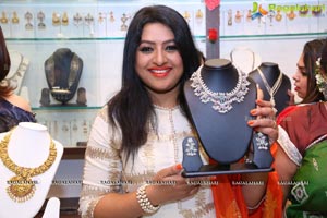 Mahaveer Pears, The Jewellery Studio Opening